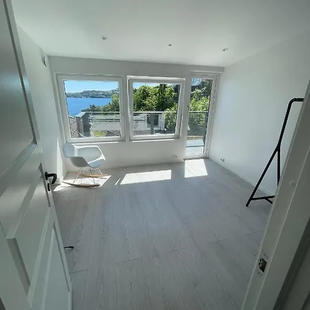 Sommerparadis Med Sjoutsikt Og Moderne Komfort *